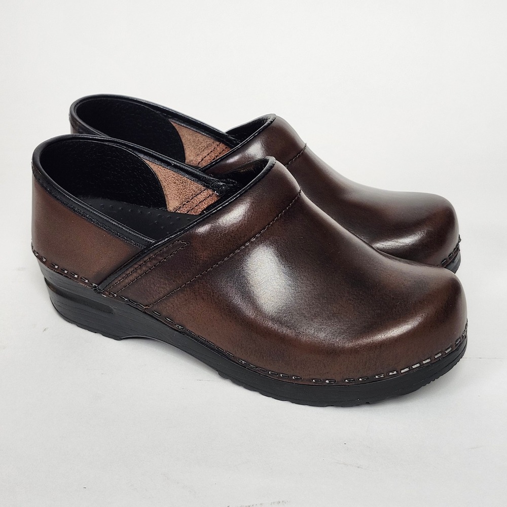 Sanita Danish Clogs Brown Leather Work Shoes 38 7.5 8 Professional Comfort